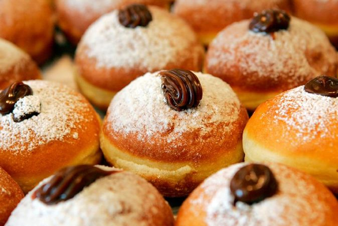 Sufganiyot, Israel
