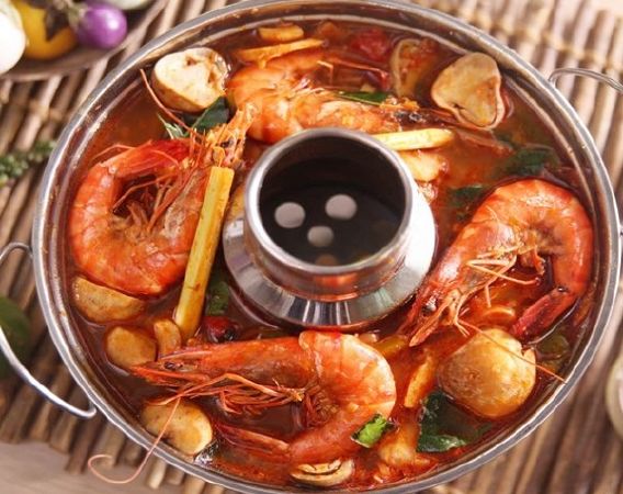 Lẩu Thái (Tom Yum Hot Pot)