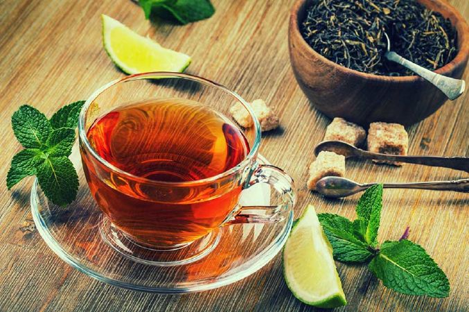 Uống trà sau khi ăn hải sản
