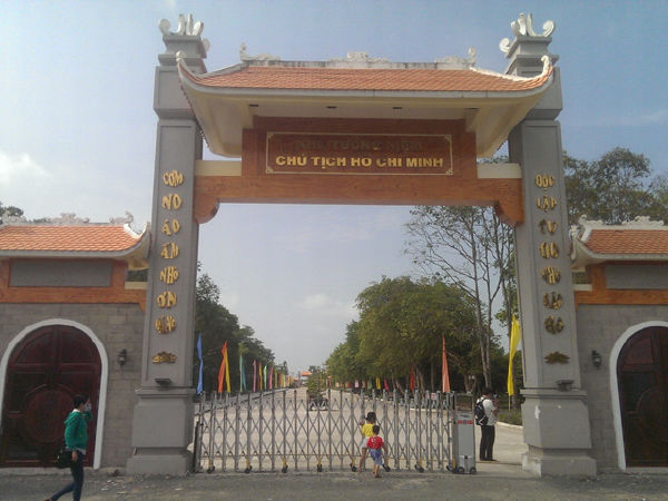 Khu tưởng niệm Bác Hồ