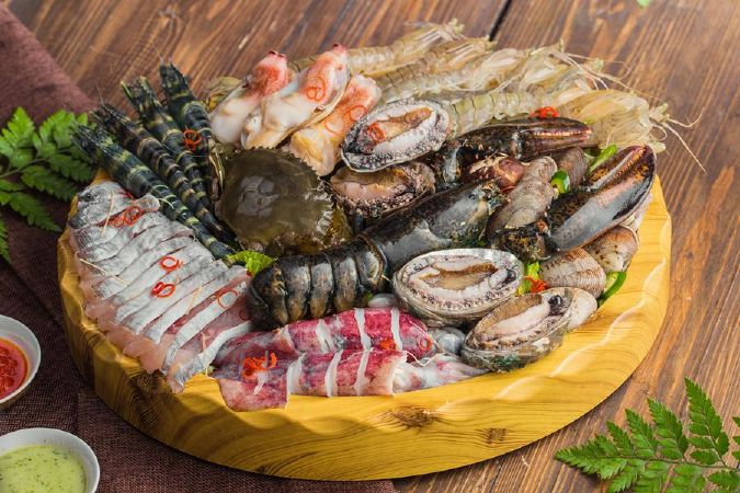Bệnh nhân gút nên ăn ít hải sản