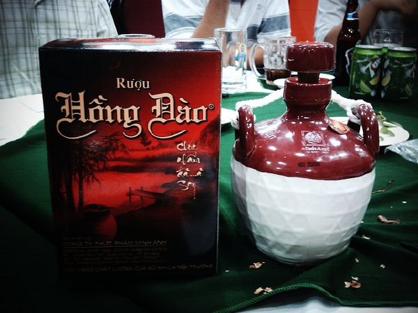Rượu Hồng Đào