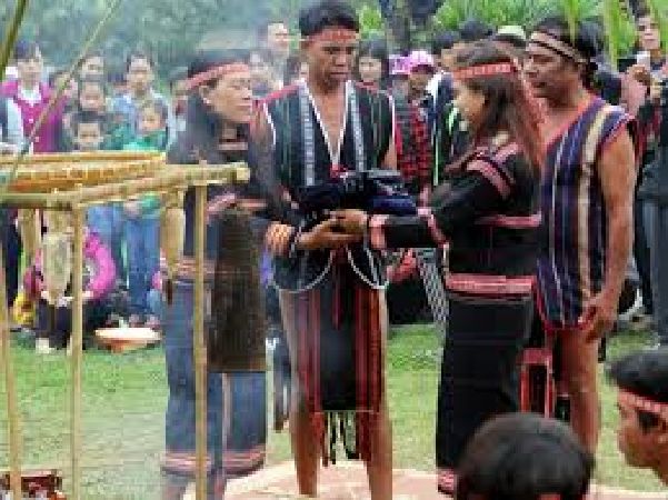 Cướp chồng ở Tây Nguyên