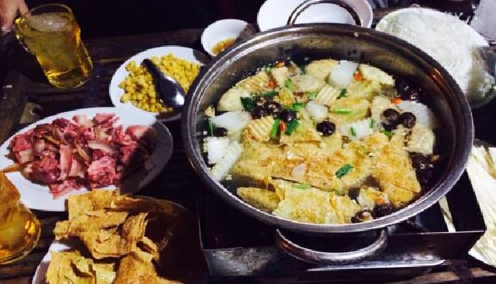 Quán Lá Chợ Phiên