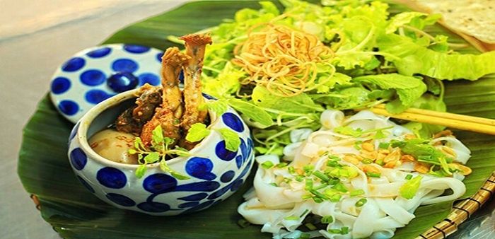 Mì quảng ếch bếp Trang