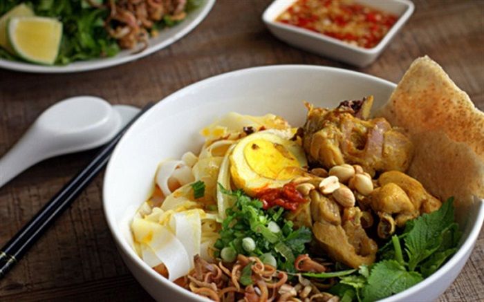 Mì quảng gà quê Tam Kỳ