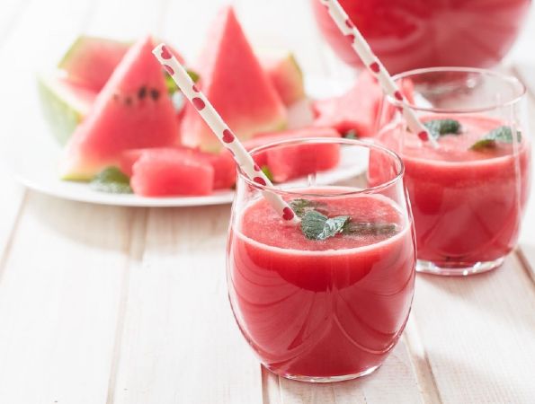 Nước dứa và dâu