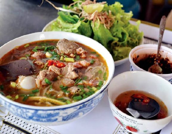 Bún Bò Bà Tuyết