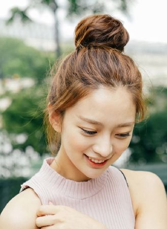 Búi tóc củ tỏi dáng cao