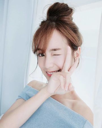 Búi tóc củ tỏi kiểu phồng