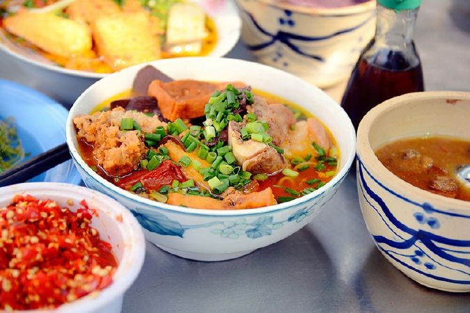 Bún riêu Nga- Ngô Mây