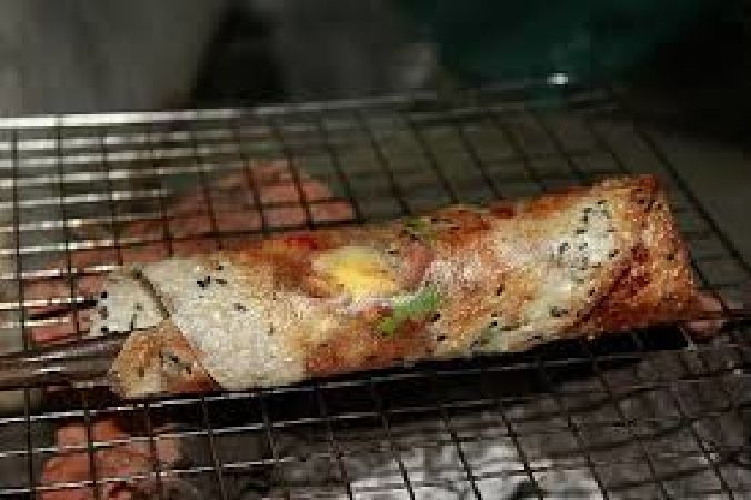 Bánh tráng nướng mắm ruốc