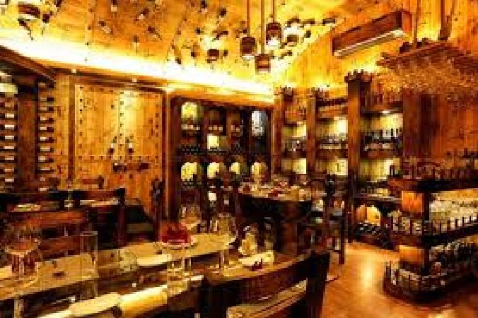 Nhà Hàng Hầm Rượu Vang Huyền Thư