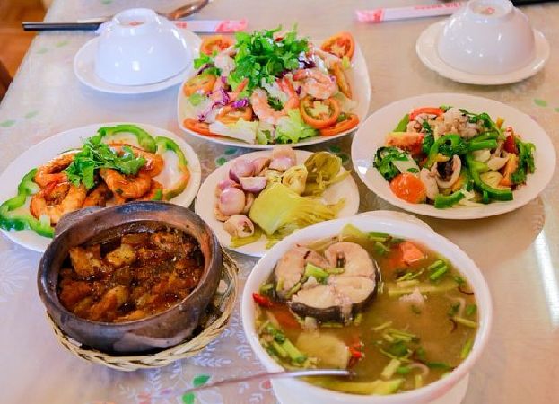 Nhà hàng cơm niêu Hương Việt