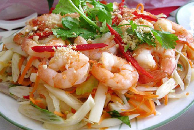 Gỏi ngó lục bình trộn tôm thịt