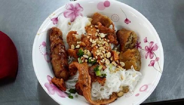 Quán bún thịt nướng Trần Phú