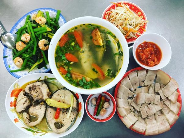Quán chị Tẹo – quán cơm ngon ở Huế