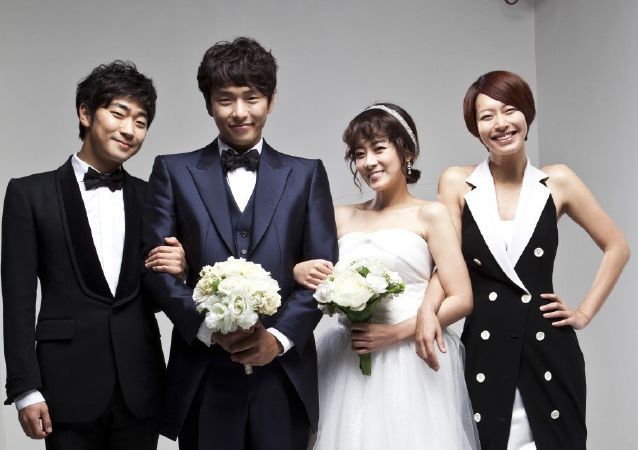Two Weddings and A Funeral – Hai đám cưới một đám ma (2012)