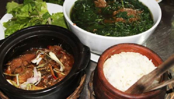 Cơm niêu Nồi Đất