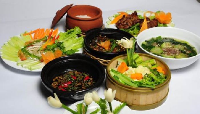 Cơm niêu Nhà Đỏ