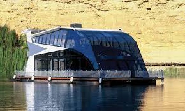 Dream Boatel, Australia