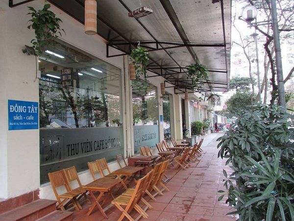 Thư Viện Cafe Đông Tây