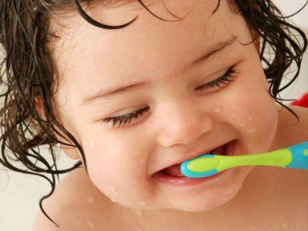 Vệ sinh răng miệng không hợp lí