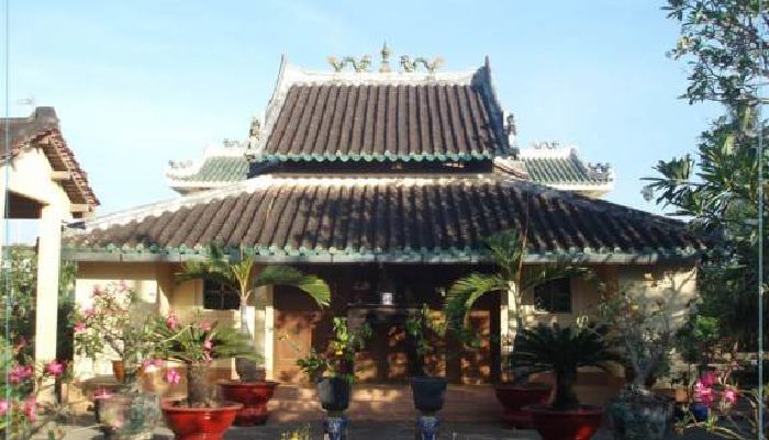 Lăng Nguyễn Huỳnh Đức