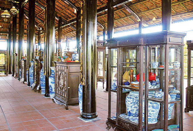 Ngôi nhà 100 cột