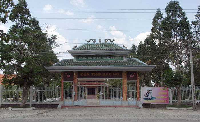 ĐỀN THỜ BÁC HỒ