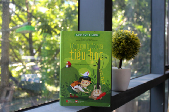 Cùng con bước qua tiểu học