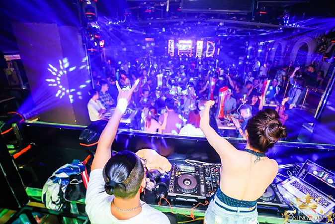 Hãy đi đến một quán Bar, BeerClub