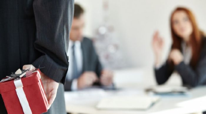 Tặng quà đúng lúc, tế nhị