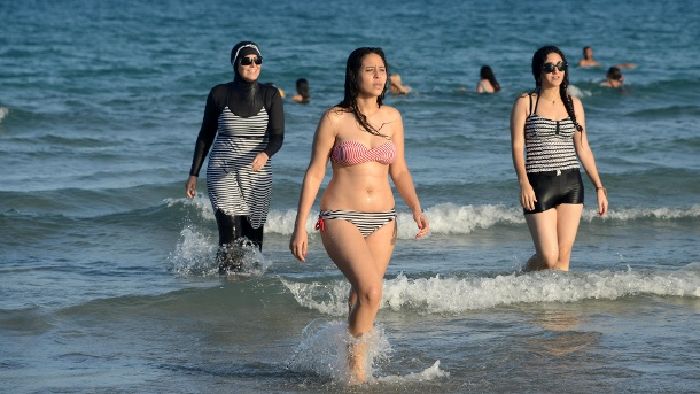 Bạn không cần phải mặc burkini