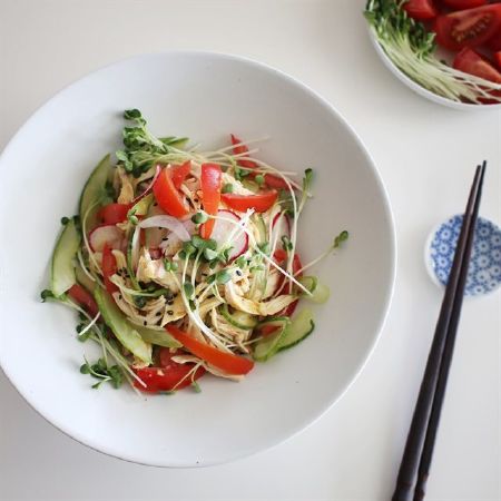 Món salad rau mầm ức gà dầu giấm