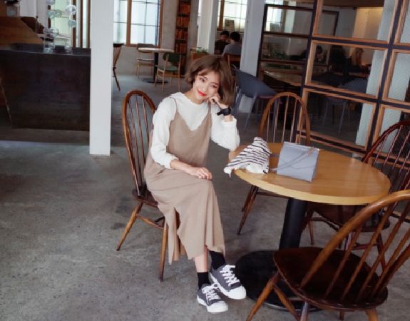 Áo blouse + Váy hai dây