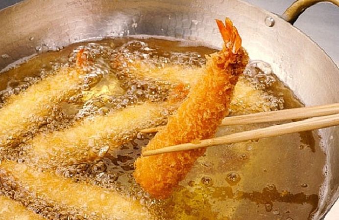 Cách chiên rán không bị bắn mỡ