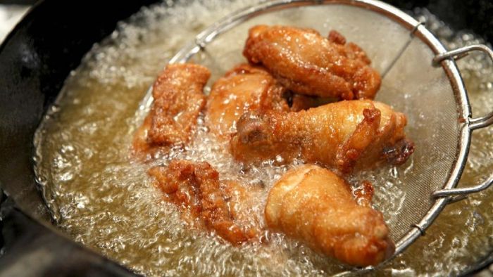 Đồ ăn nhiều dầu mỡ