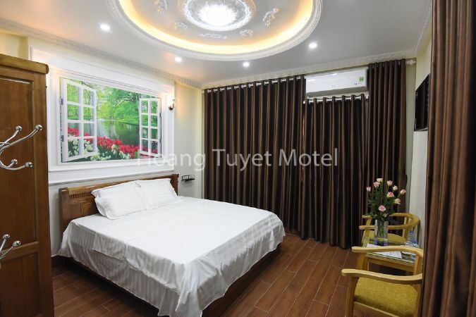 Nhà nghỉ Hoàng Tuyết
