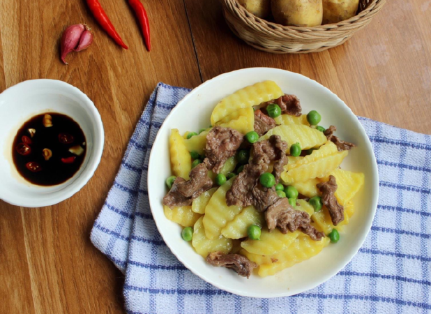 Món thịt bò xào khoai tây