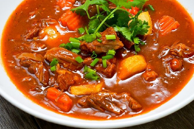 Món thịt bò sốt vang