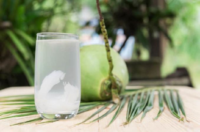 Nước dừa tươi giúp chống lão hóa