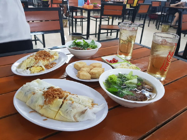 Quán bà Xuyến