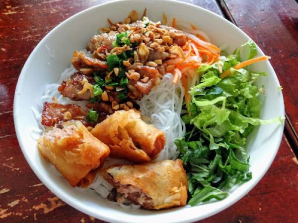 Bún thịt nướng chợ Cồn