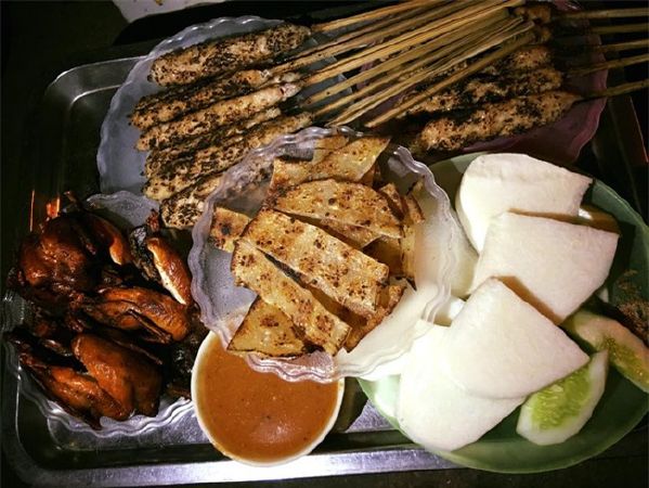 Nem nướng chợ Ngô Sĩ Liên