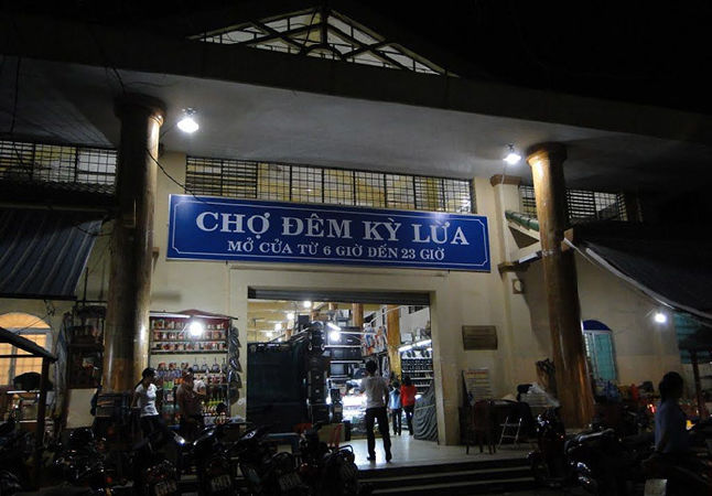 Đông Kinh và chợ đêm Kỳ Lừa