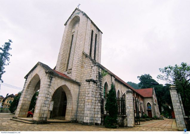 Nhà Thờ Đá