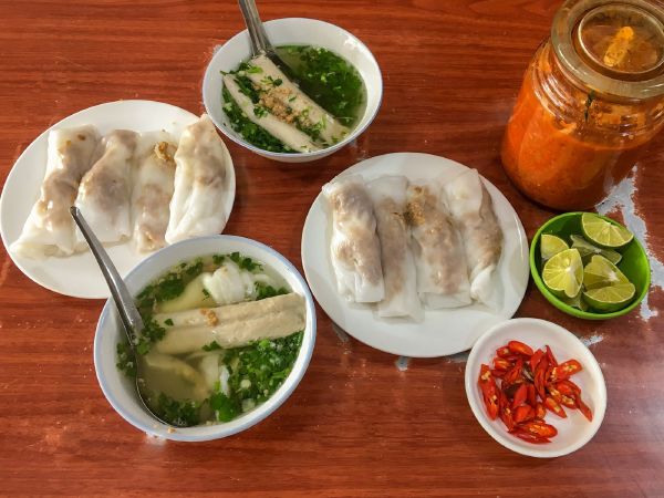 Bánh cuốn Bà Loan