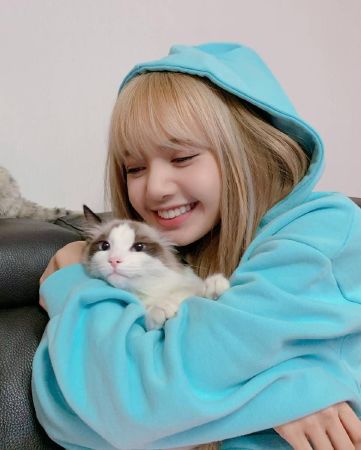 Chơi đùa với thú cưng