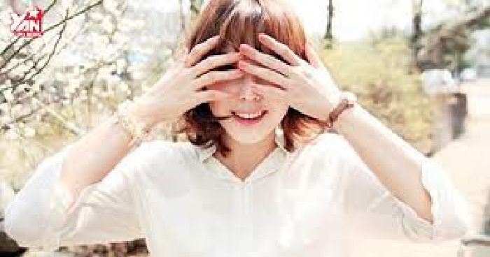 Khi cô gái xấu hổ, đỏ mặt: